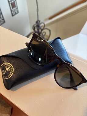 Ray-Ban Tortoiseshell Frame Sunglasses with Black Case - Brown Lenses Erika